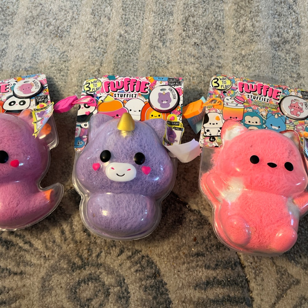 Fluffie Stuffiez - Fluffie Stuffiez UNICORN PAWS AXOLOTL NEW IN PACKAGING